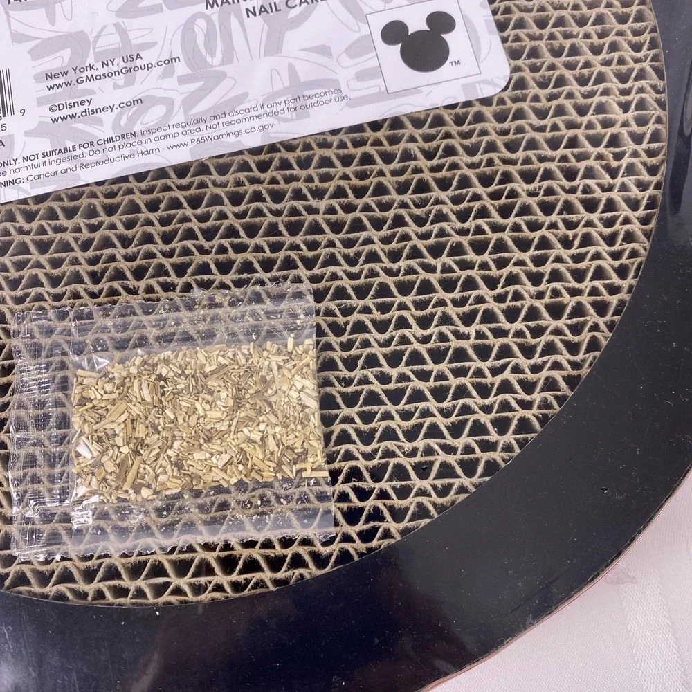 Disney Minnie Mouse Cat Scratcher board, NEW